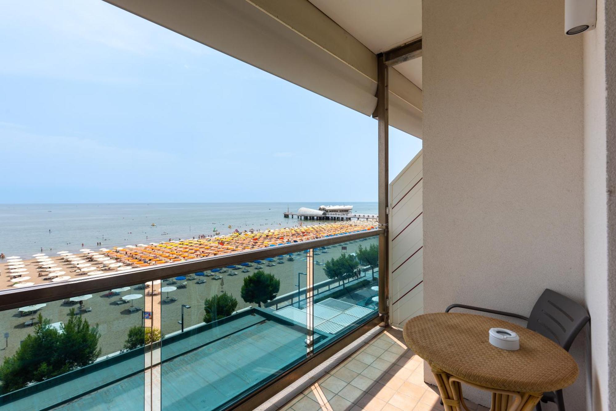 Hotel Columbus Lignano Sabbiadoro Extérieur photo