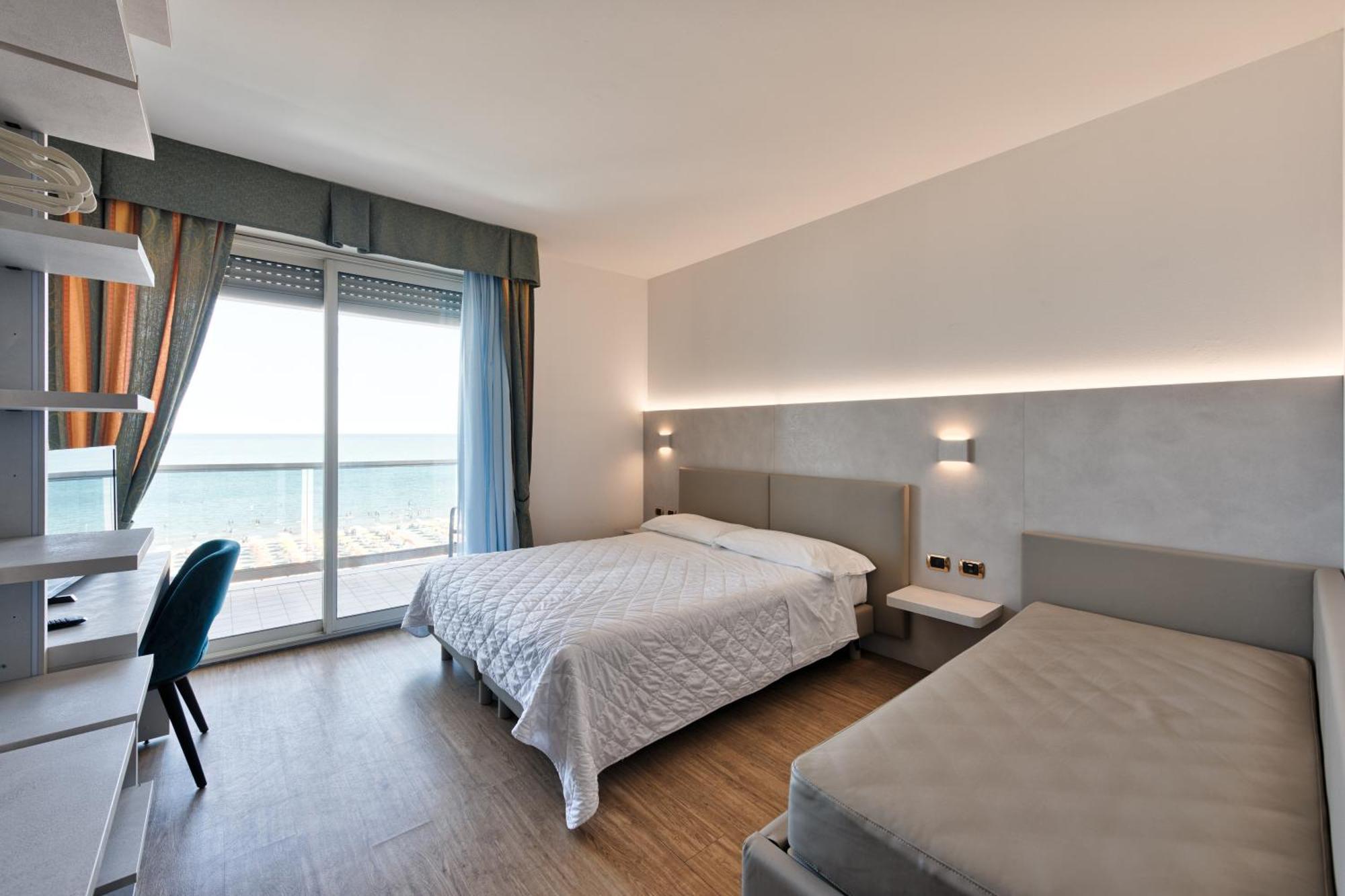 Hotel Columbus Lignano Sabbiadoro Extérieur photo