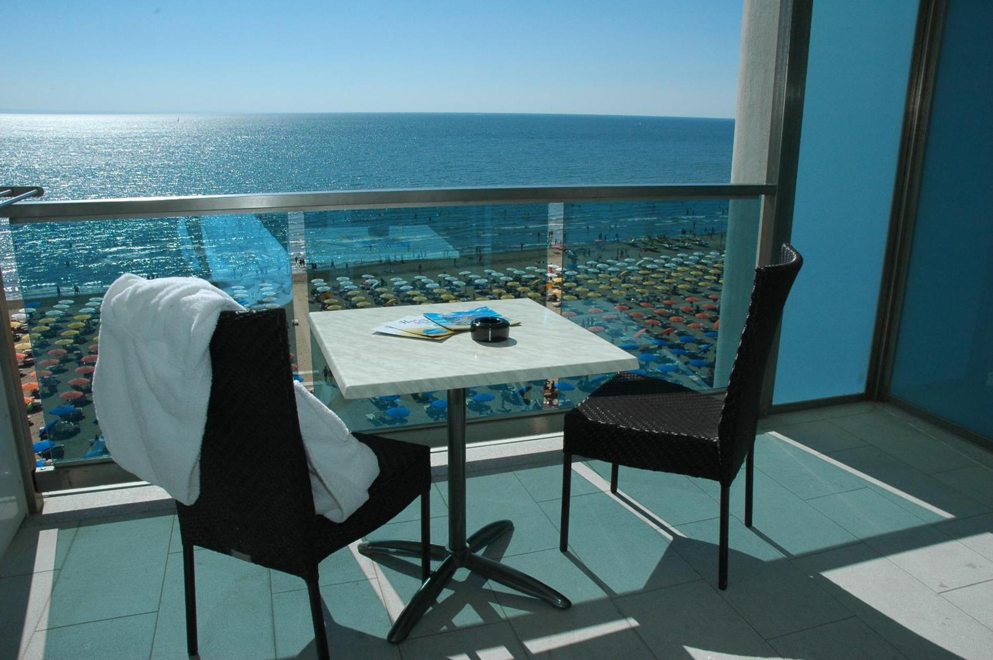 Hotel Columbus Lignano Sabbiadoro Extérieur photo