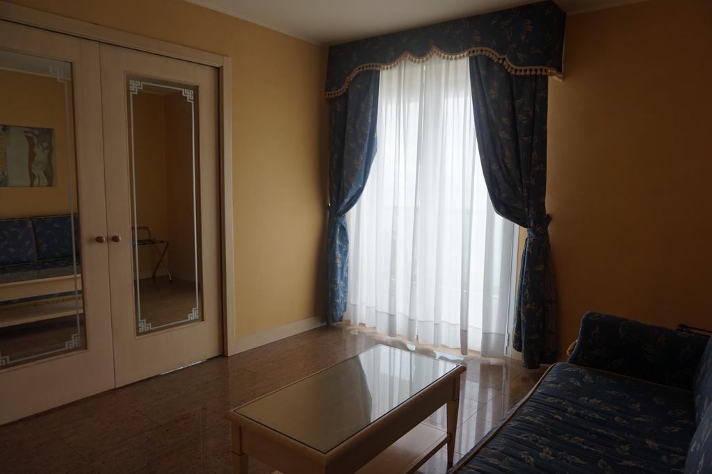 Hotel Columbus Lignano Sabbiadoro Extérieur photo