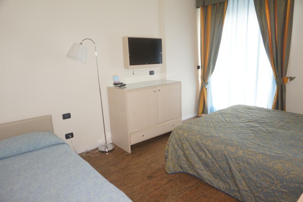 Hotel Columbus Lignano Sabbiadoro Extérieur photo