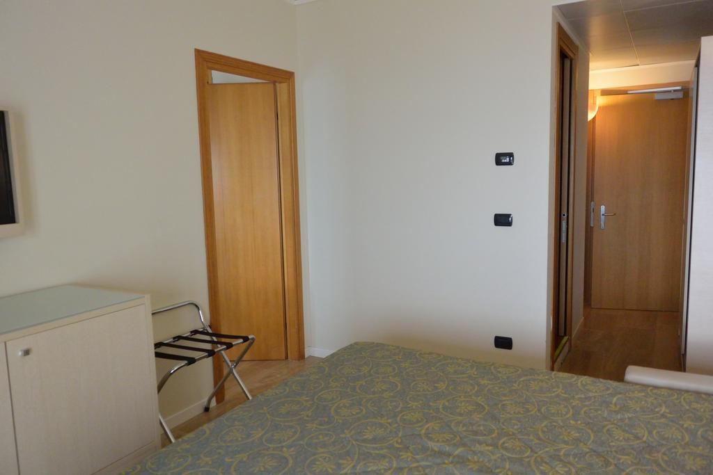 Hotel Columbus Lignano Sabbiadoro Chambre photo